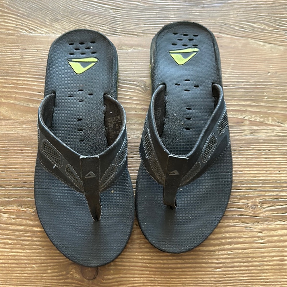 Reef Men’s black Slippers Opener Flip Flop Size 10